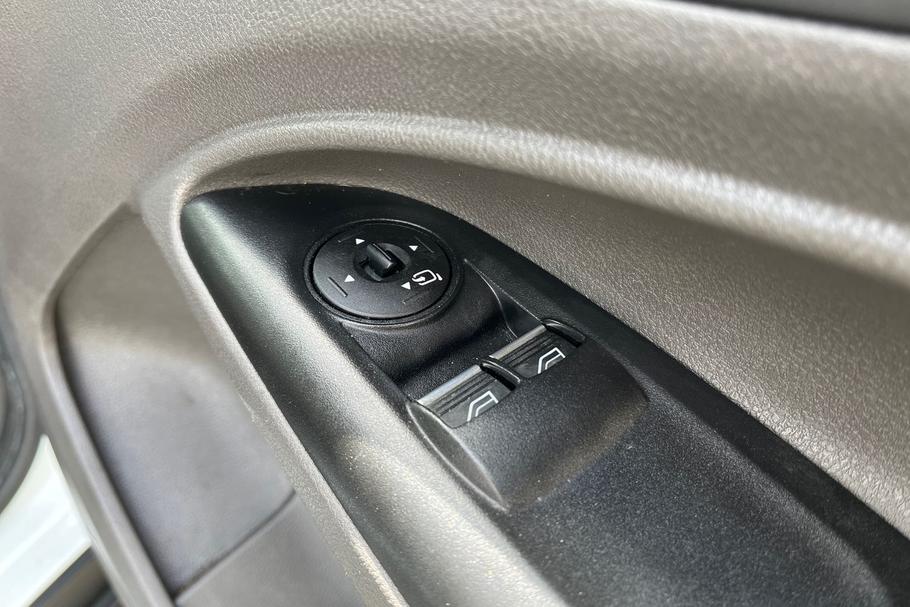 Used FORD TRANSIT CONNECT WU69ZDR 32