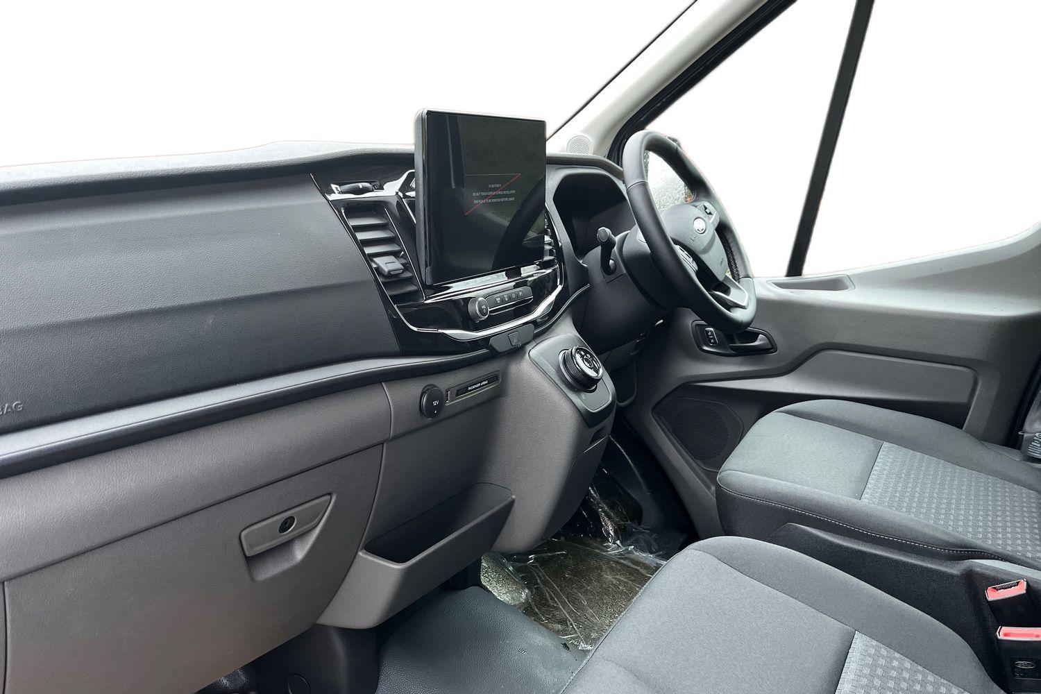 Ford E-TRANSIT Photo 2