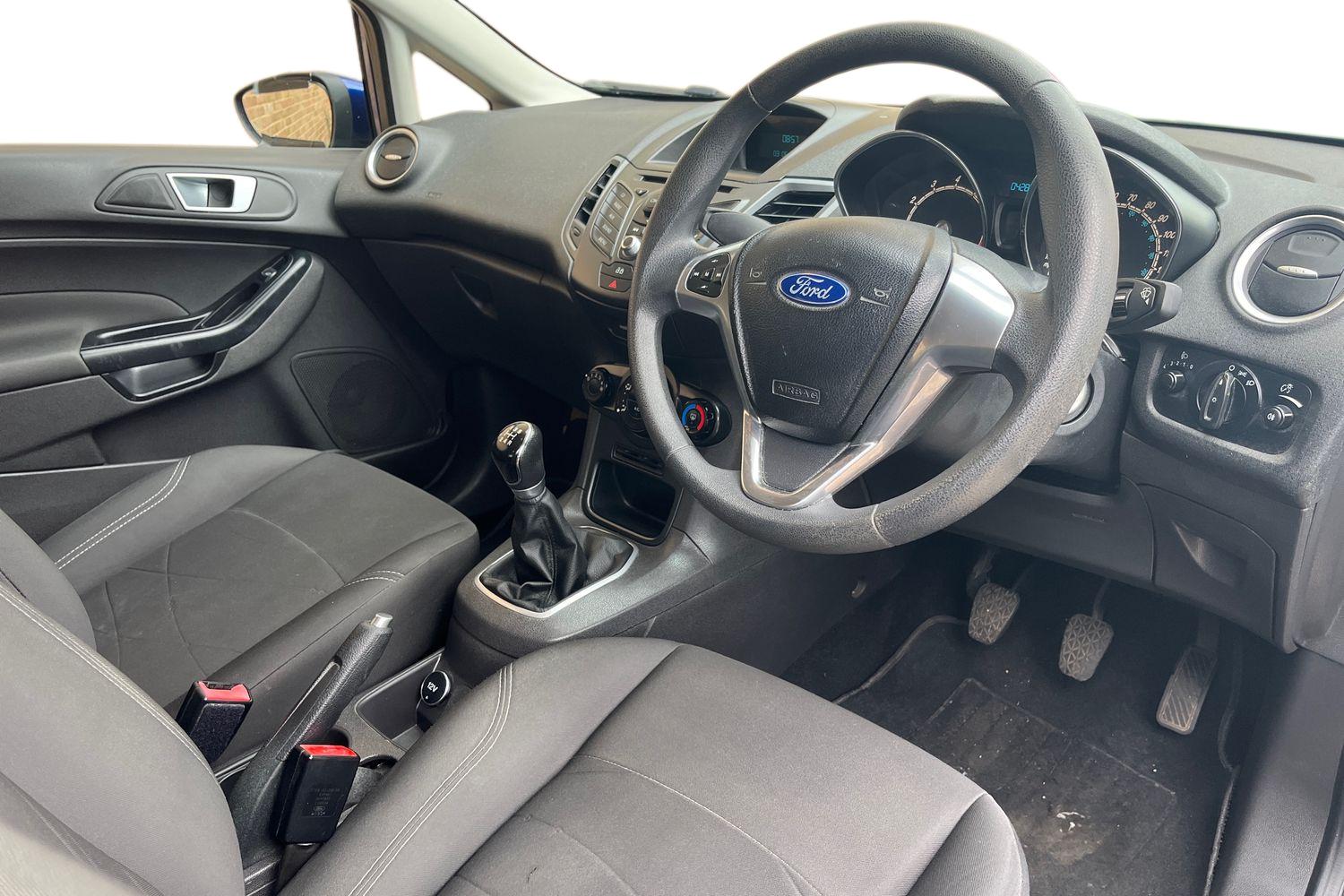 Ford Fiesta Photo 8
