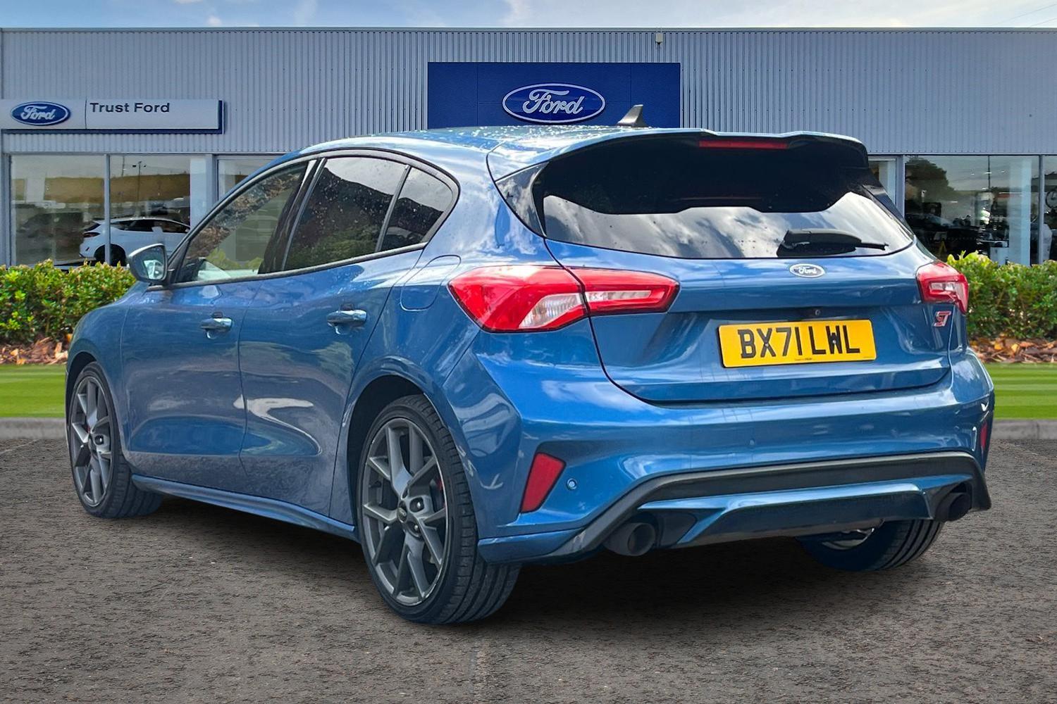 Ford Focus Photo 1