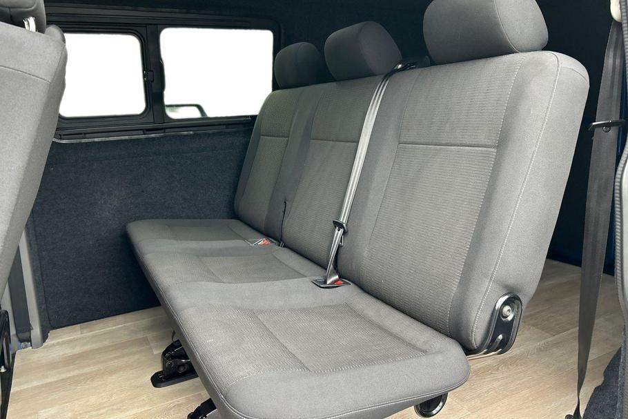 Used Volkswagen TRANSPORTER DV71OLJ 11