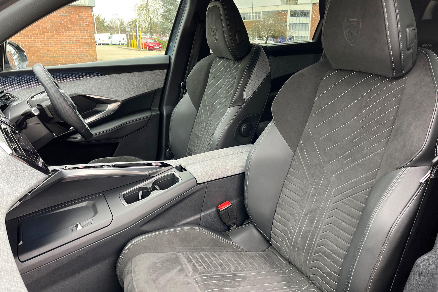 Peugeot E-5008 Photo 18
