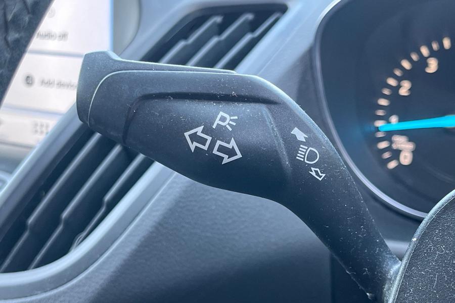 Ford KUGA Photo autoimg-9de02194eda7510a26e64d2b0630c85f853213ee.jpg