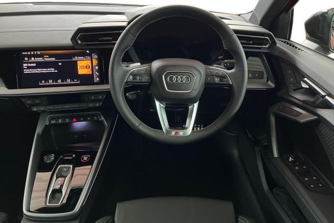 AUDI S3 Photo 11