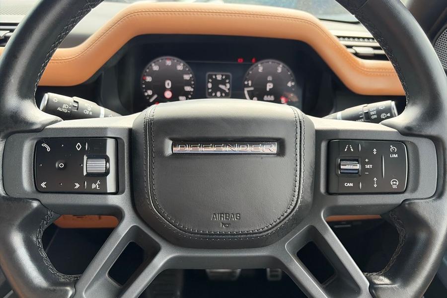 Land Rover Defender 90 Photo autoimg-9def2f4d871cb8bbe1c923fb878593e2a68af68f.jpg
