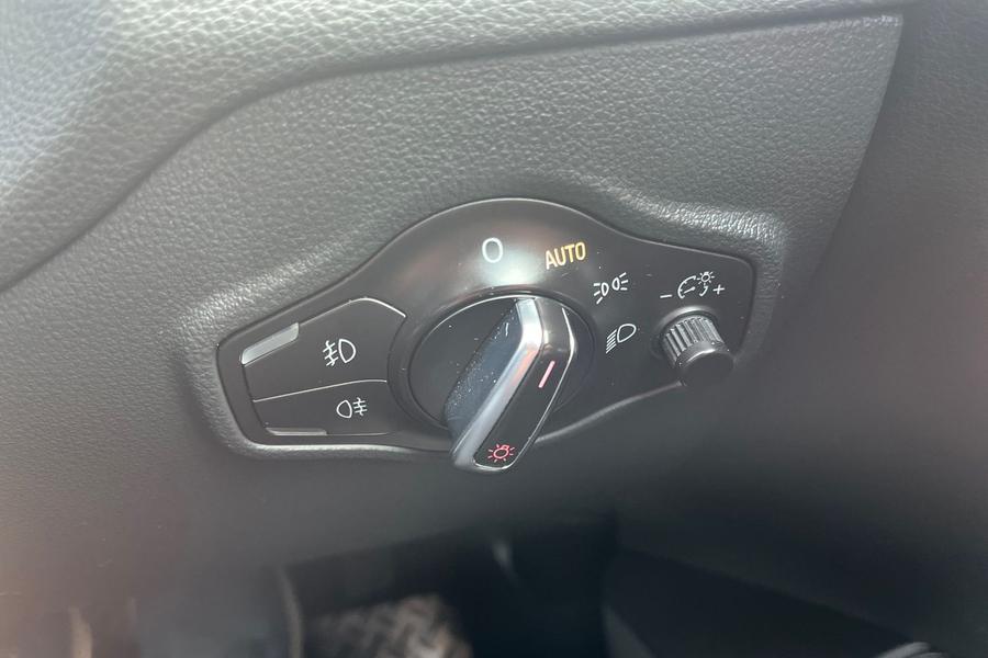 Audi Q5 Photo autoimg-9defbc5f833d2c5af5b2b593526c2ac87f575b91.jpg