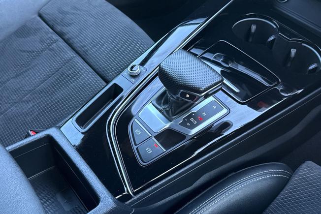 AUDI A4 Photo 33