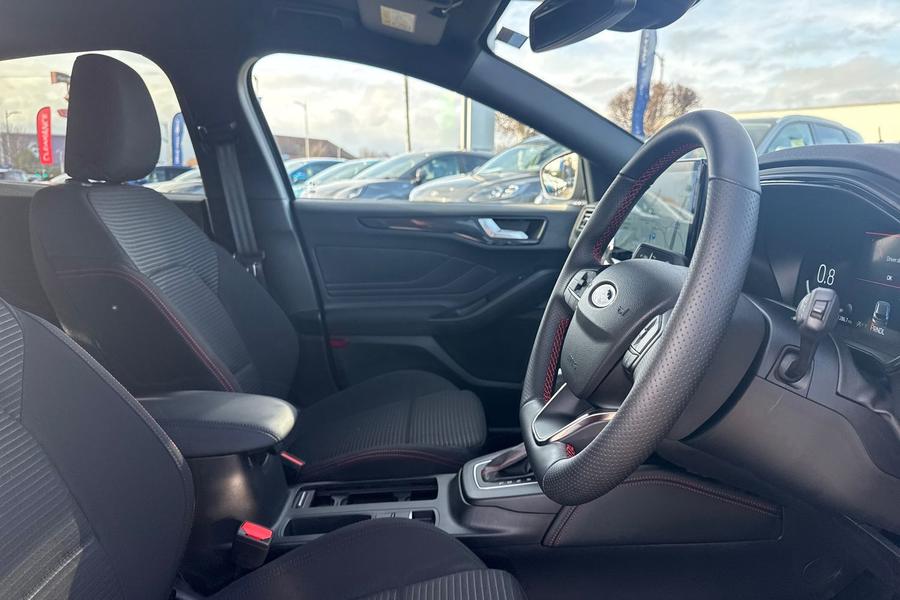 Ford FOCUS Photo autoimg-9df34cc57fcc1a1973b9961ba48f1e4037102e46.jpg