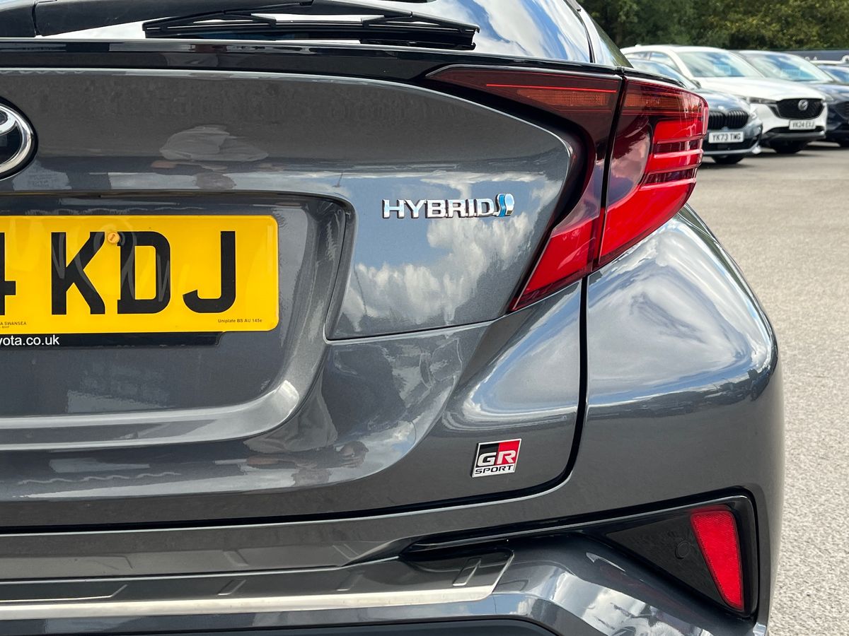 Toyota C-HR Photo 20