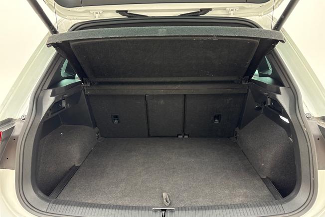 VOLKSWAGEN Tiguan Photo 12