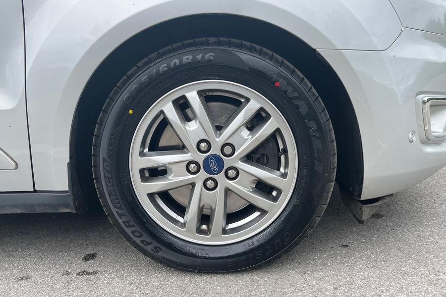 Ford GRAND TOURNEO CONNECT Photo autoimg-9df556735536f5d455f955fb1b8b0ba68d8e87ce.jpg