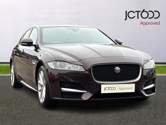 Jaguar XF Photo 1