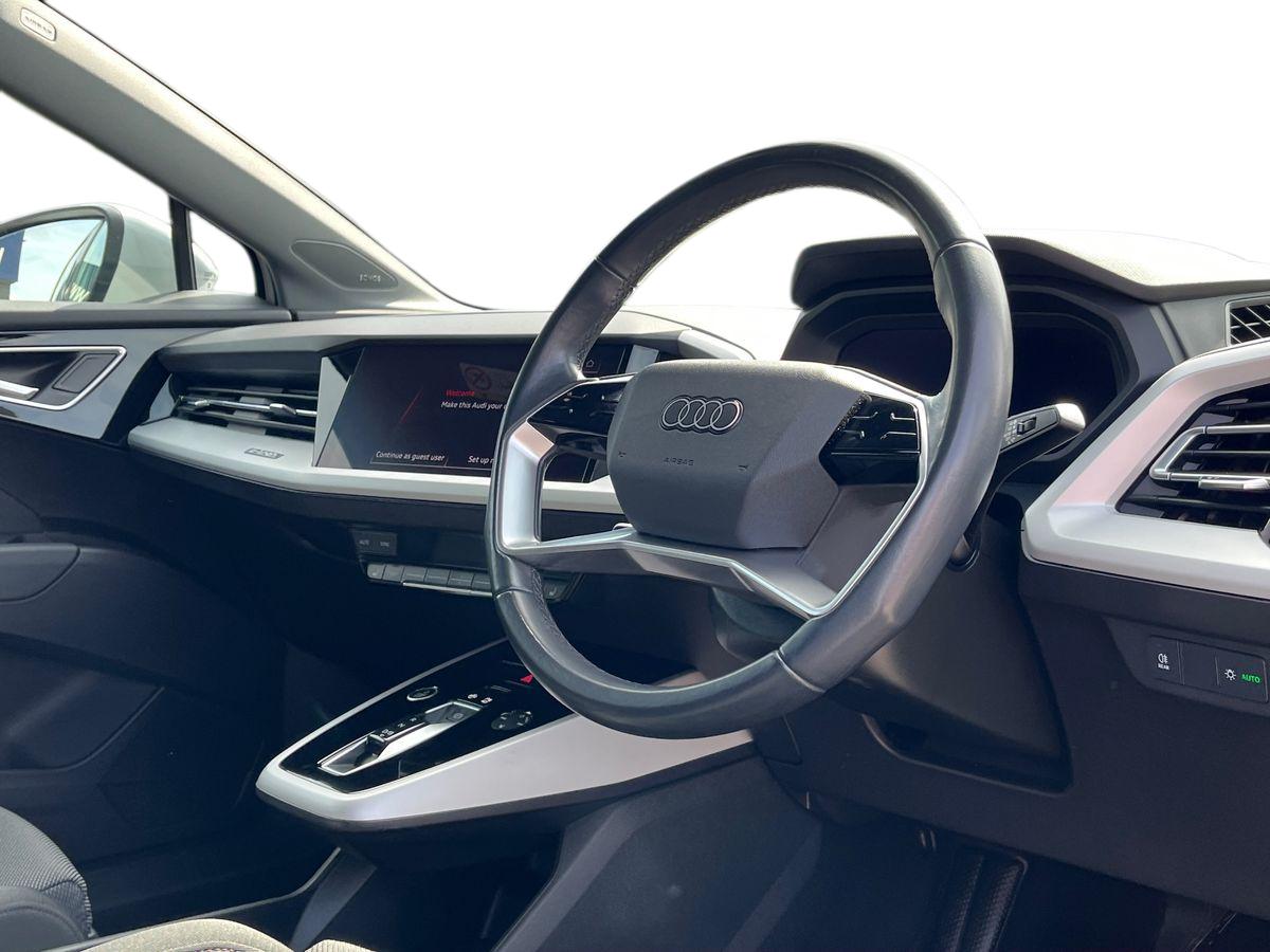 Audi Q4 e-tron Photo 19