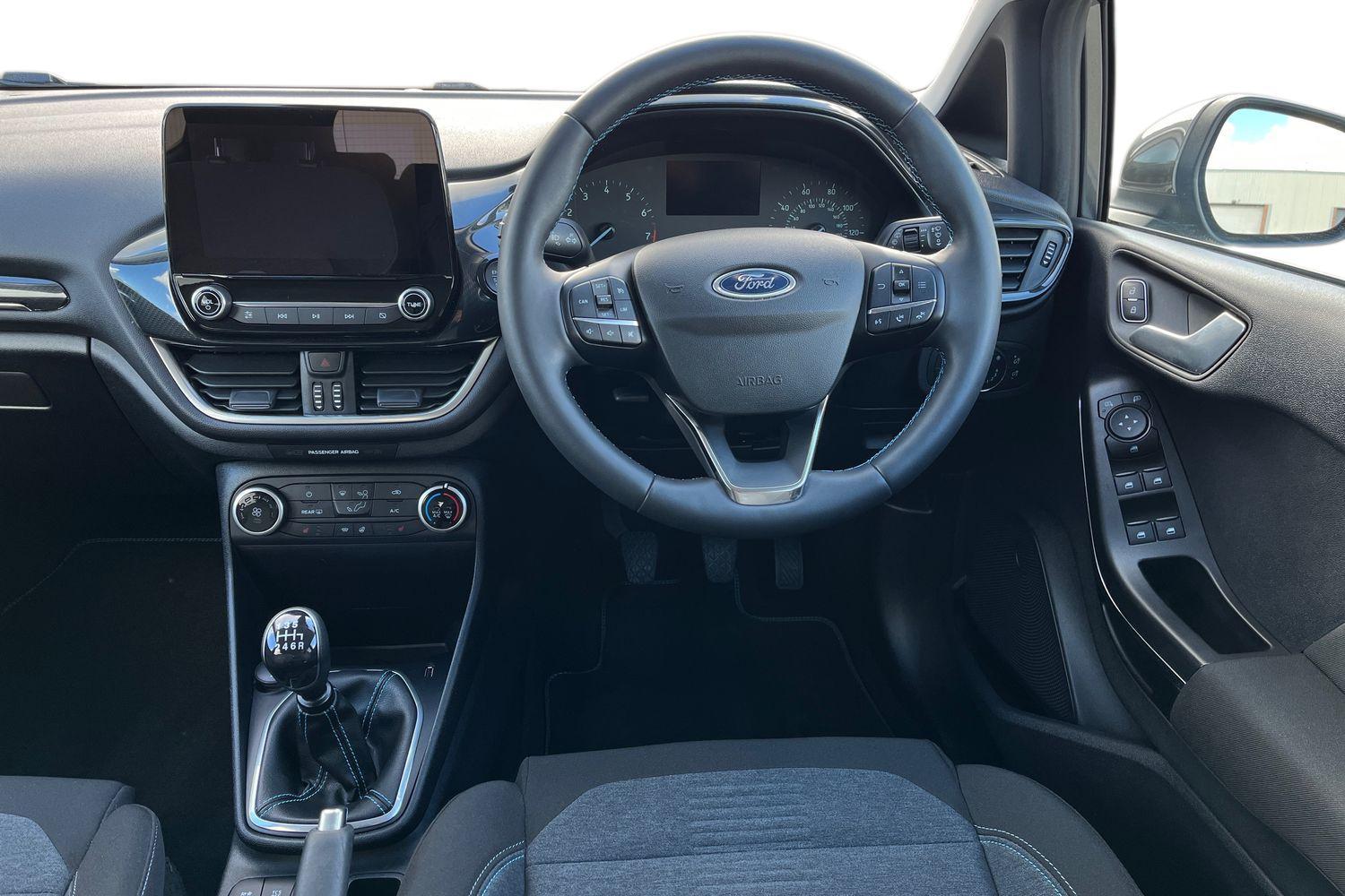 Ford Fiesta Photo 10