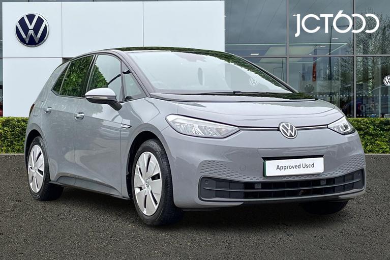 Used 2021 VOLKSWAGEN ID.3 Life Pro 145PS 1-speed automatic Moonstone Grey at JCT600