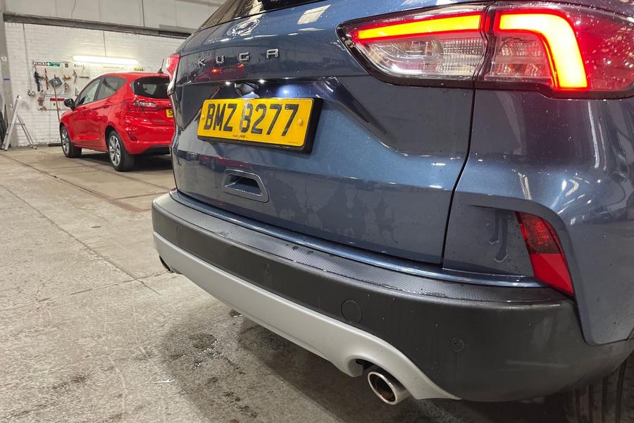 Ford KUGA Photo autoimg-9dfcad0545b6f9aa75ed6c0694930a6ef3f39623.jpg