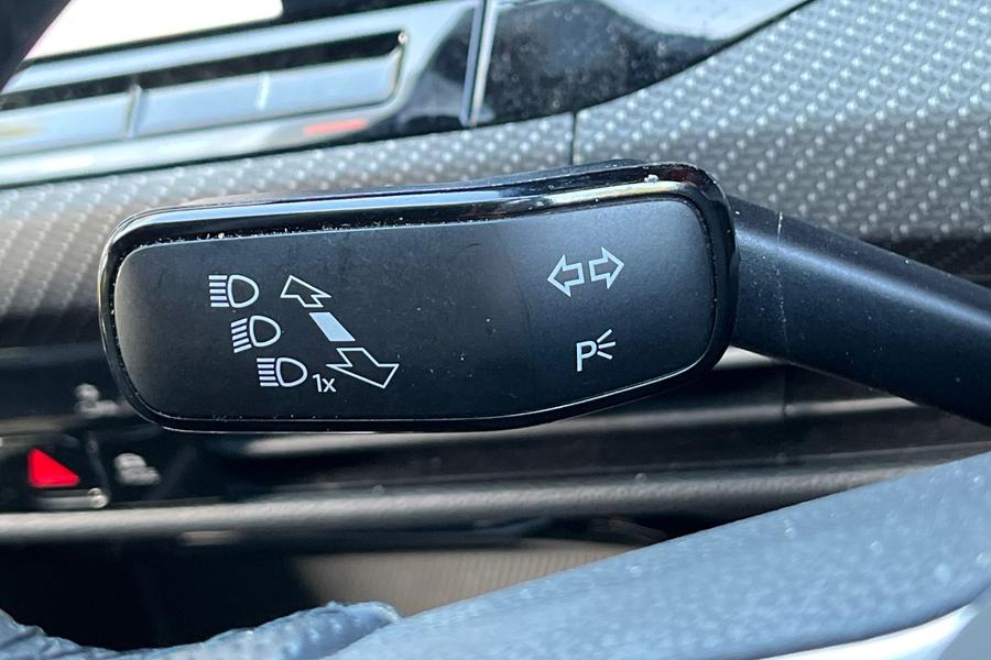 Volkswagen Golf Photo autoimg-9e016f4b26b3aca0704e369f503215fa4b180acb.jpg