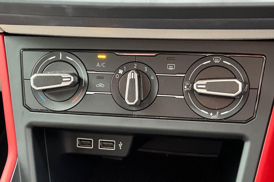Volkswagen POLO Photo autoimg-9e025b820289e0815df8a9e8a2af41c97aca7209.jpg