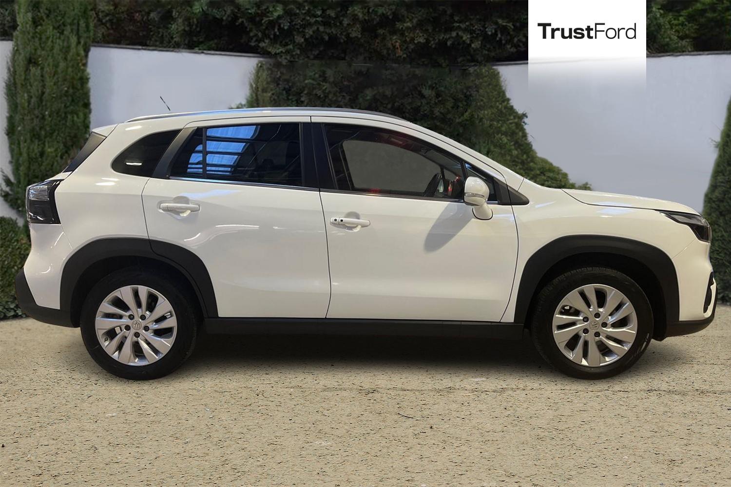 Suzuki S-CROSS Photo 2