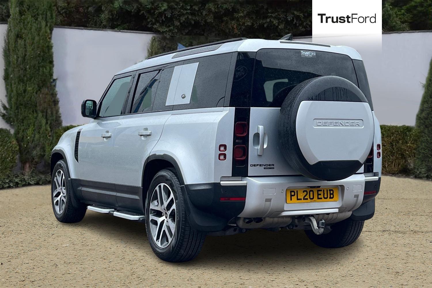 Land Rover Defender 110 Photo 1