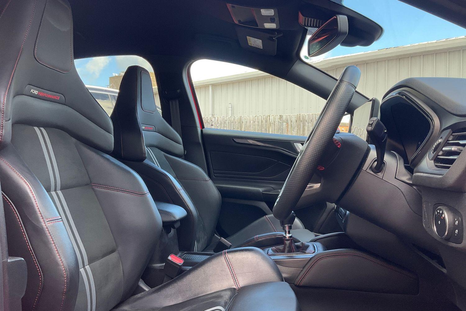 Ford Focus Photo 16
