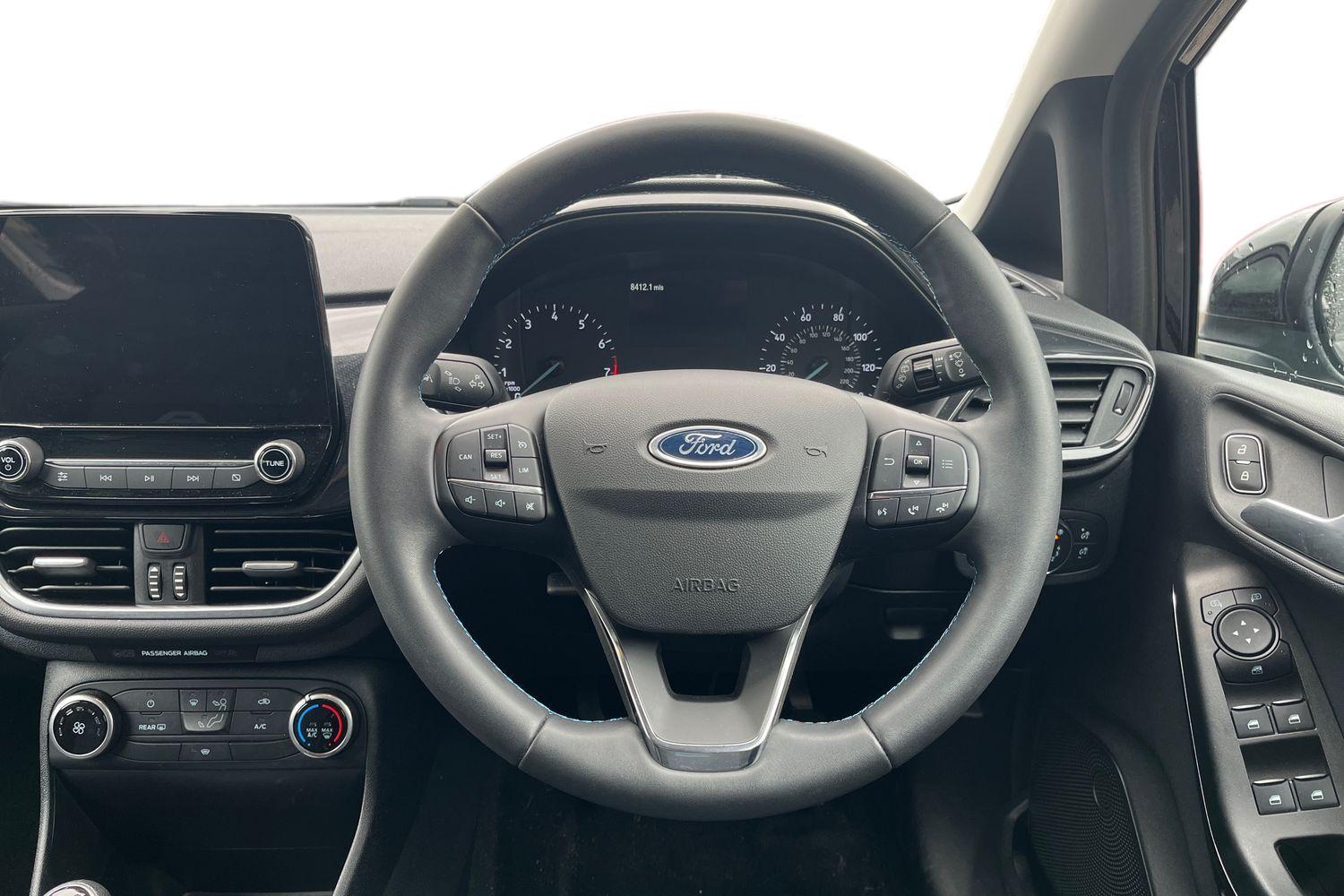 Ford FIESTA Photo 10