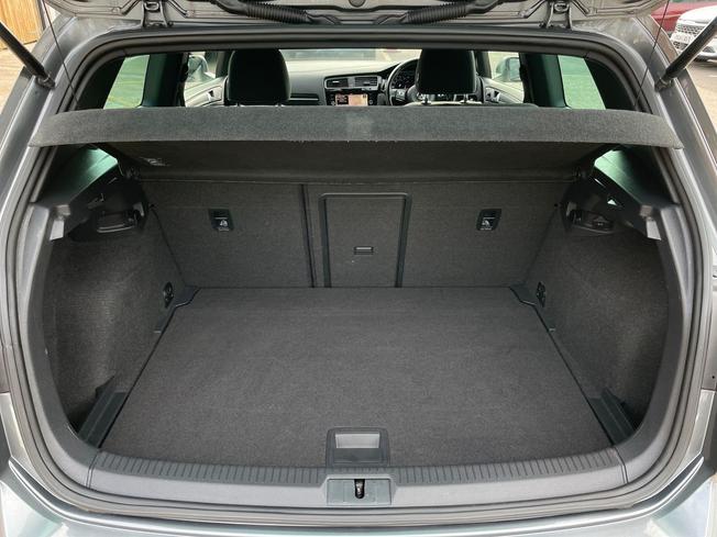 VOLKSWAGEN Golf Photo 12
