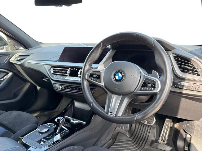 BMW 1 Series Photo 6