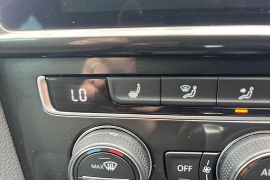Volkswagen Golf Photo autoimg-9e2dd4ae41560f7db11a6ca66c03d23ba6430a4c.jpg