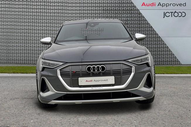 AUDI E-Tron S Photo 8