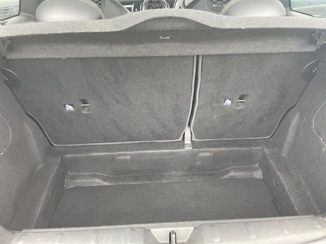 MINI Hatchback Photo 12