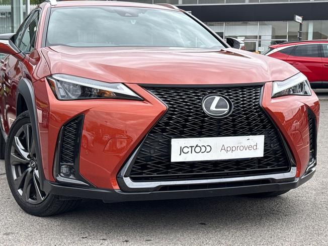 LEXUS Ux Photo 23