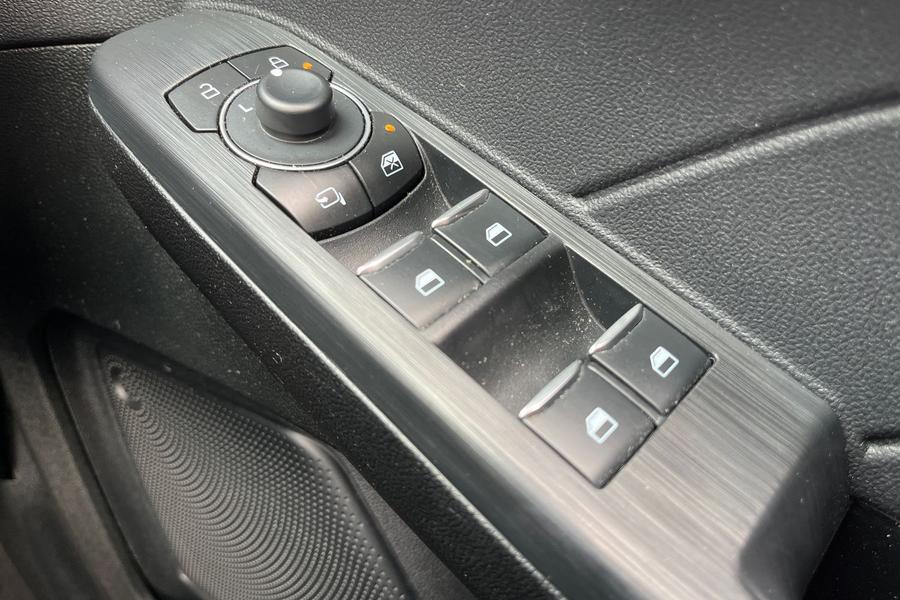 Ford Kuga Photo autoimg-9e420c1c4f0fcd4fd7543327bcd3791c1b64b35f.jpg
