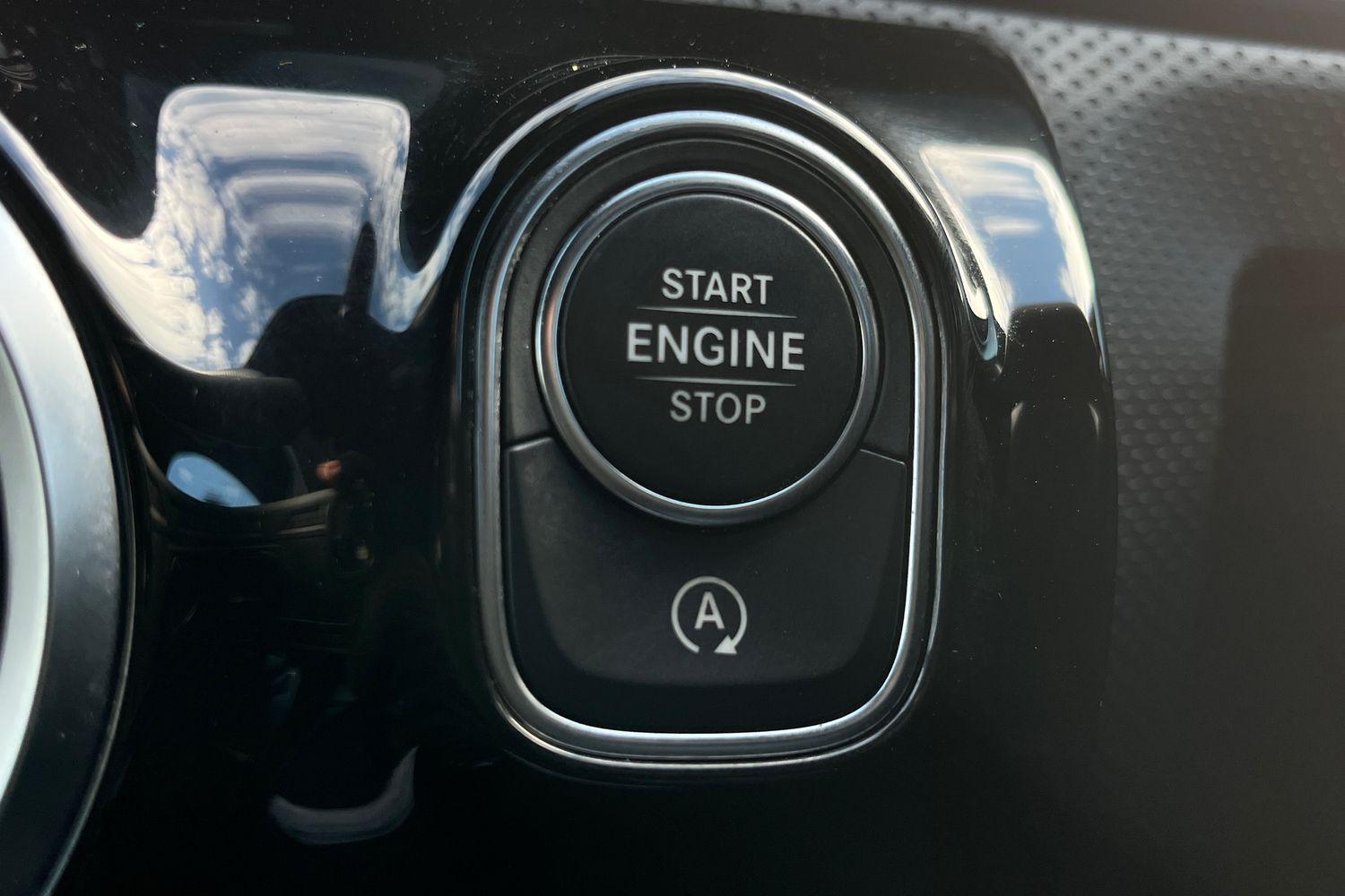 Mercedes-Benz CLA Photo 25