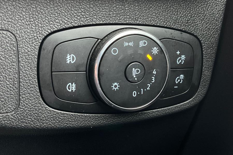 Ford FOCUS Photo autoimg-9e48e9461151456e6c57cf55f8cc3252b4a8f412.jpg