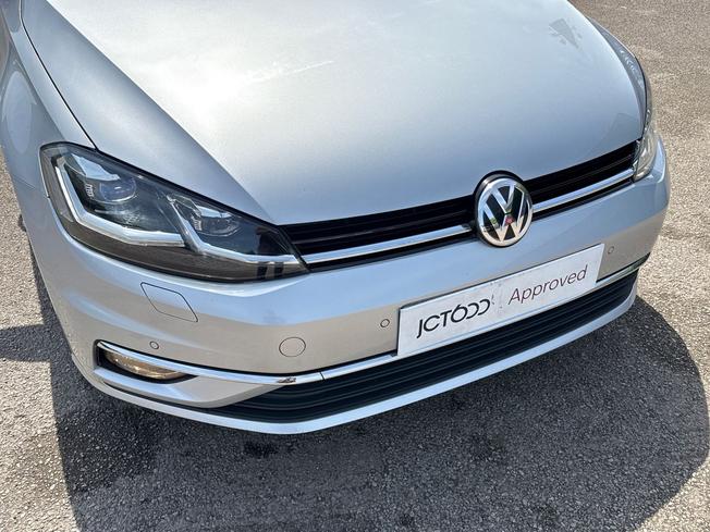 VOLKSWAGEN Golf Photo 31