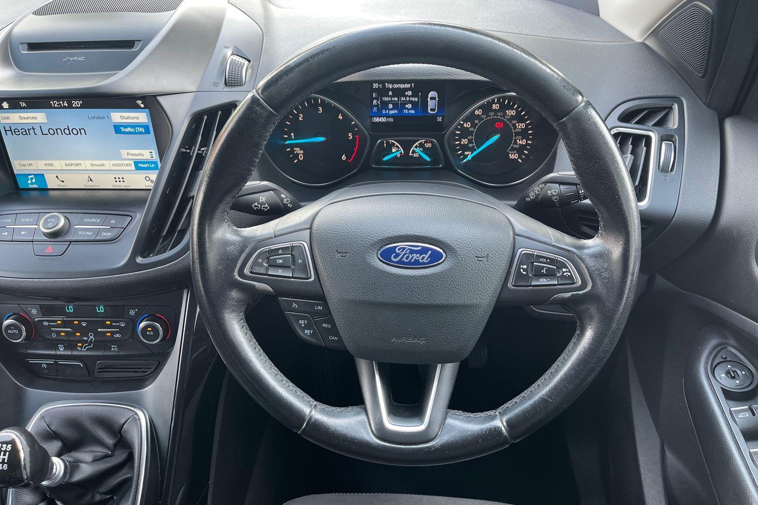 Ford KUGA Photo 11