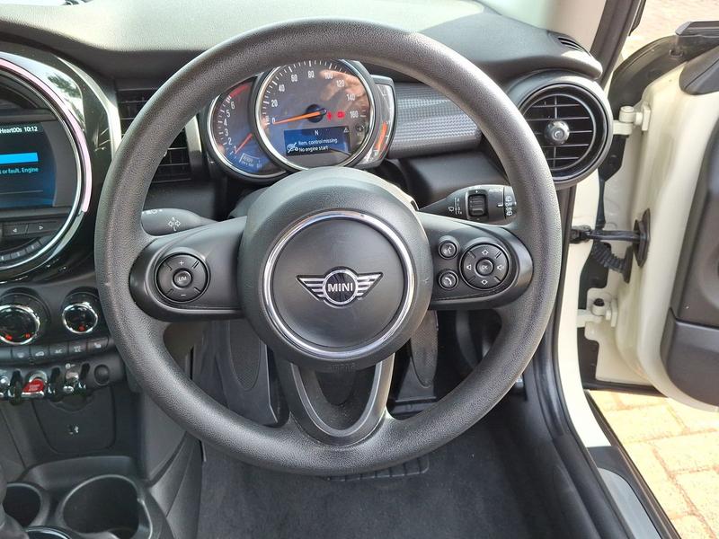 Used MINI Hatch PO19NYR 32