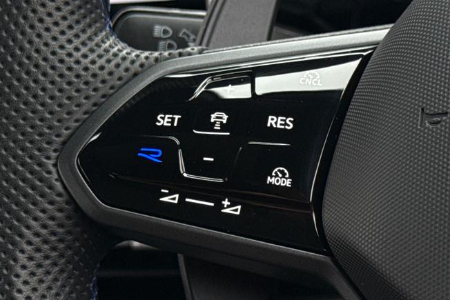 Volkswagen Golf Photo 16