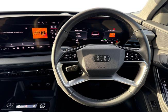 AUDI Q6 e-tron Photo 12