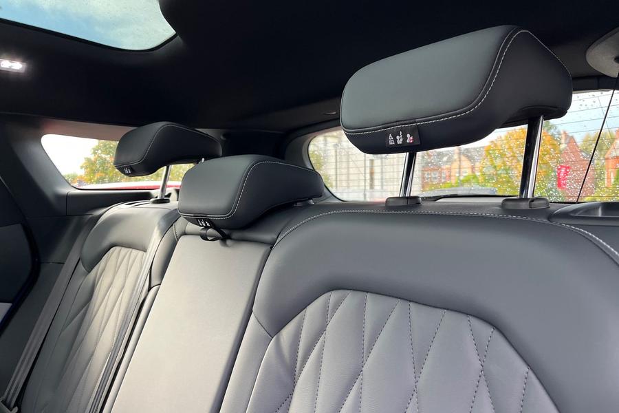 Ford EXPLORER Photo autoimg-9e6458a3ab3925c161986ad1029ee39c1e7461ee.jpg