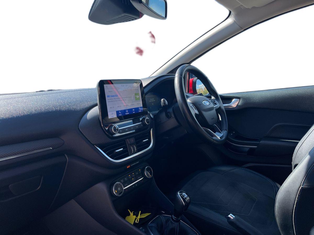 Ford Fiesta Photo 2