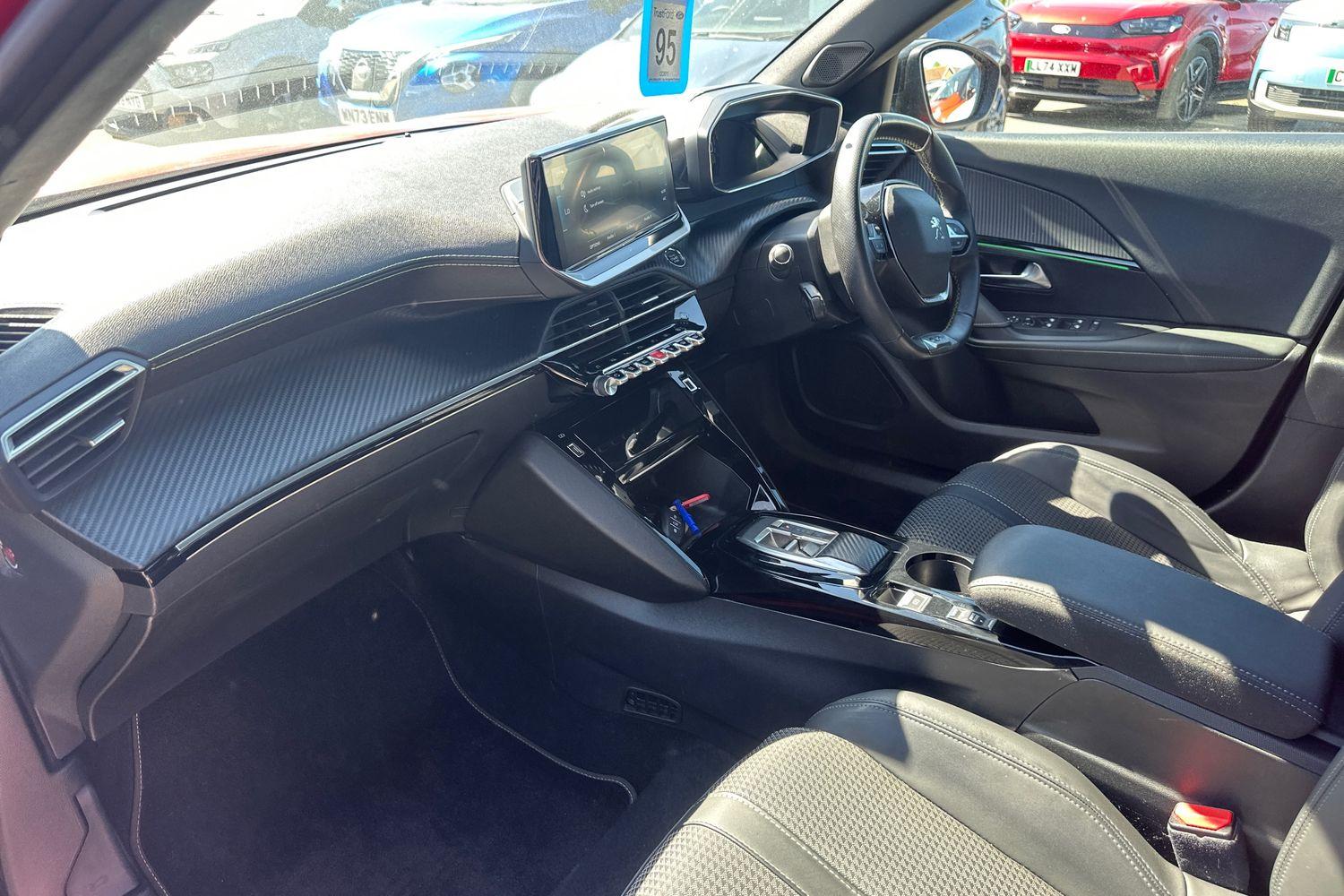 Peugeot 2008 Photo 17