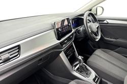 Volkswagen T-Roc Photo 2
