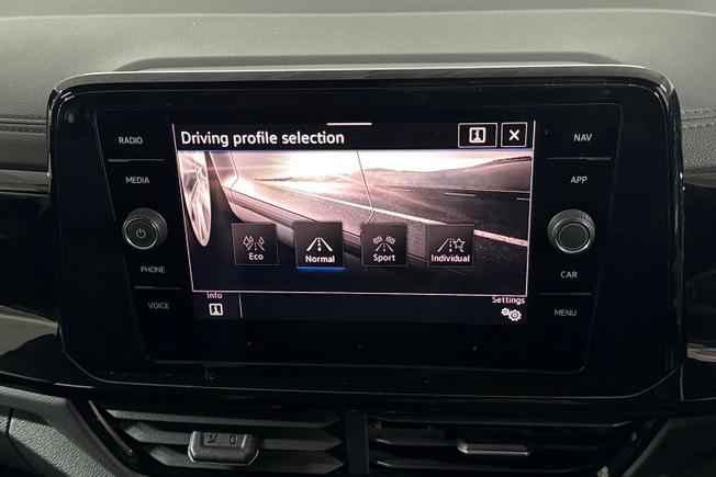 VOLKSWAGEN T-Roc Photo 22