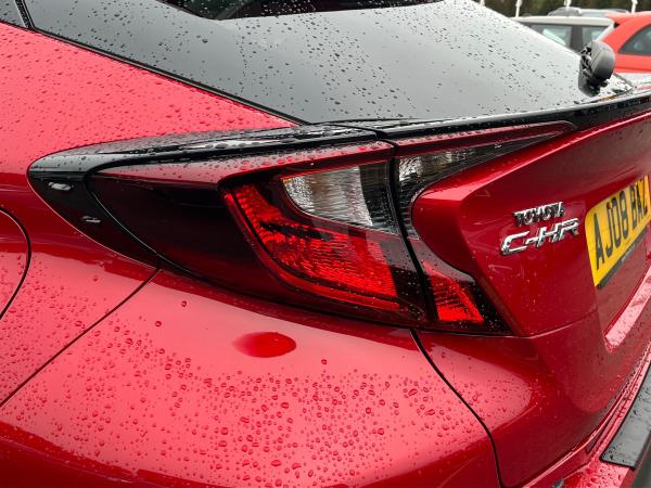 Toyota C-HR Photo autoimg-9e736104217dbac40a0f61200a47a07cc2d3829b.jpg