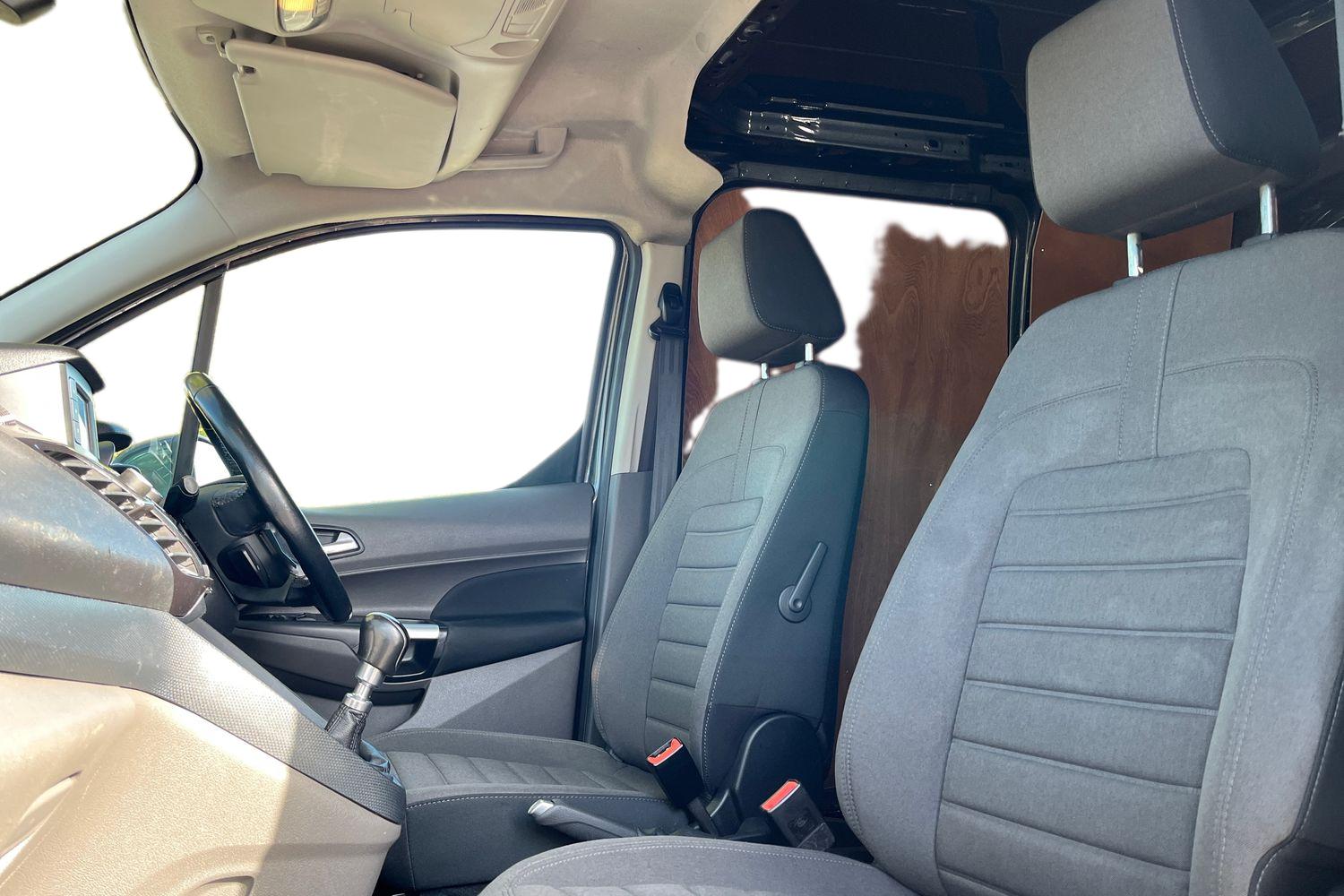 Ford TRANSIT CONNECT Photo 9