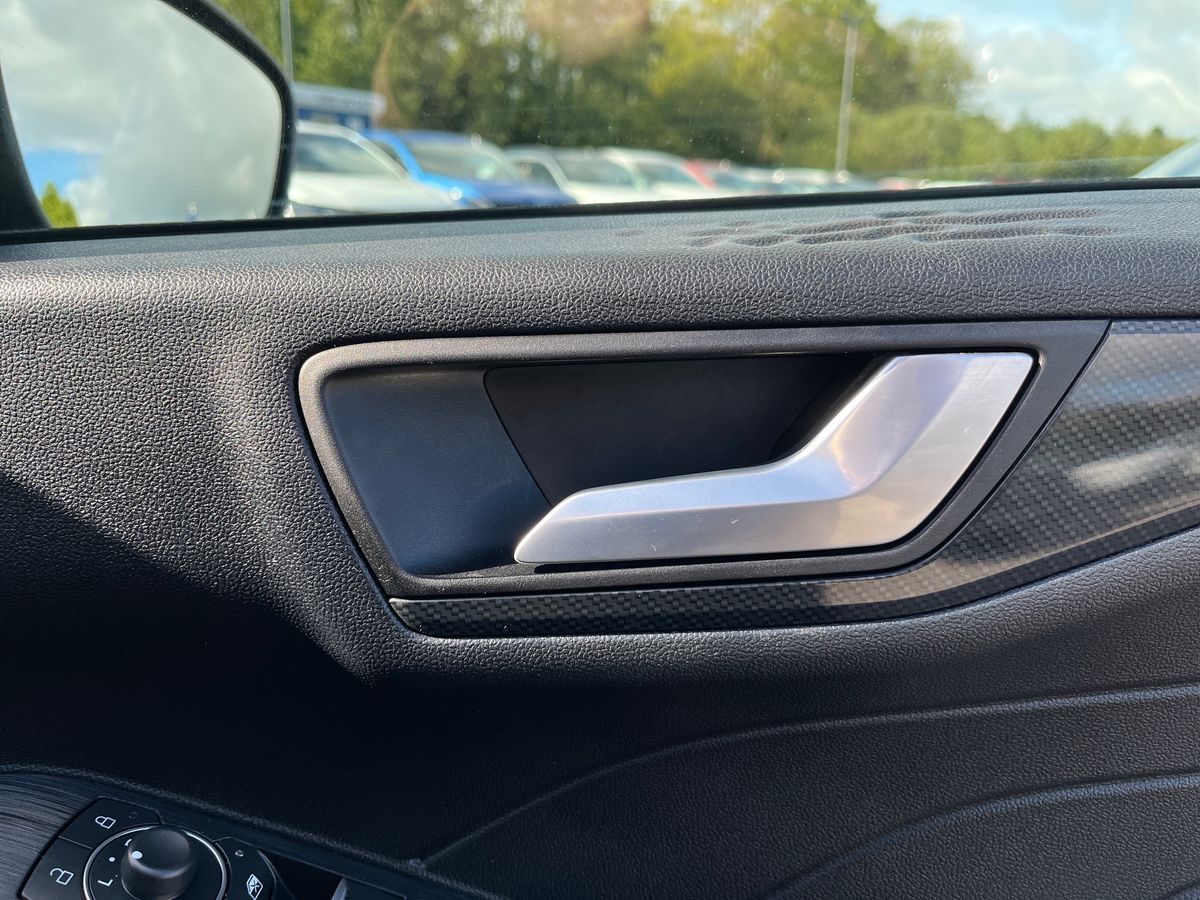 Ford Kuga Photo 29