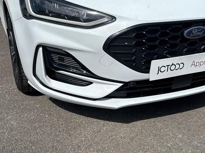 FORD Focus Photo 22
