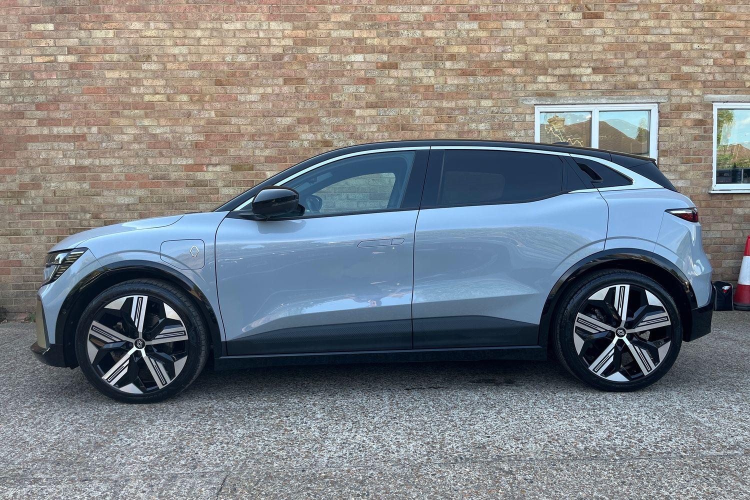 Renault MEGANE E-TECH Photo 34